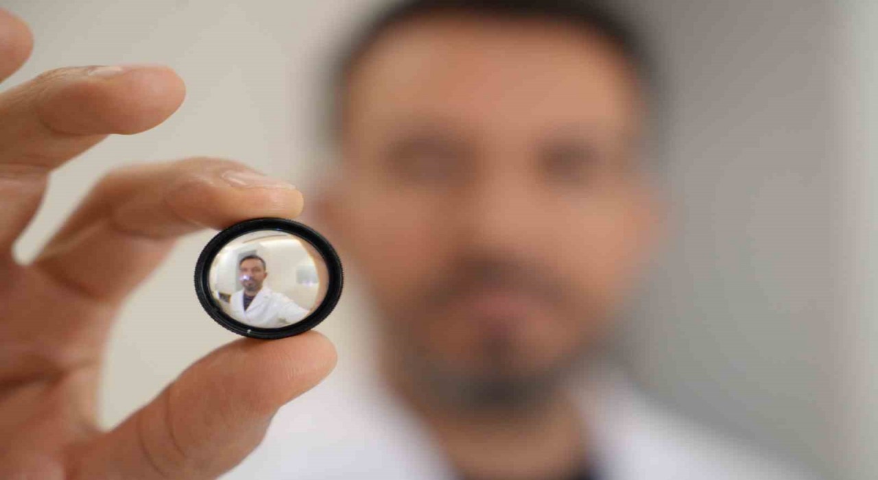 Excimer lazer ve vitrektomi ile görme imkanı
