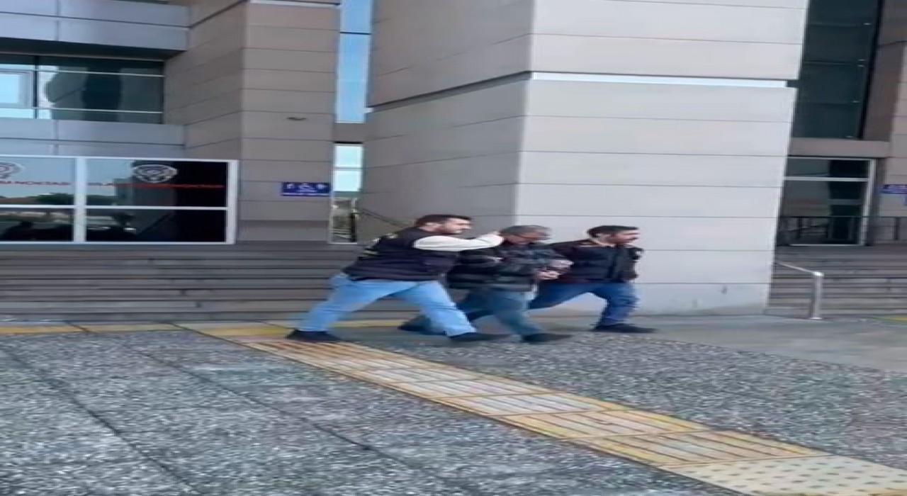 Eyüpsultanda yol kenarındaki UTV sürücüsüne çarpıp kaçan sürücü tutuklandı