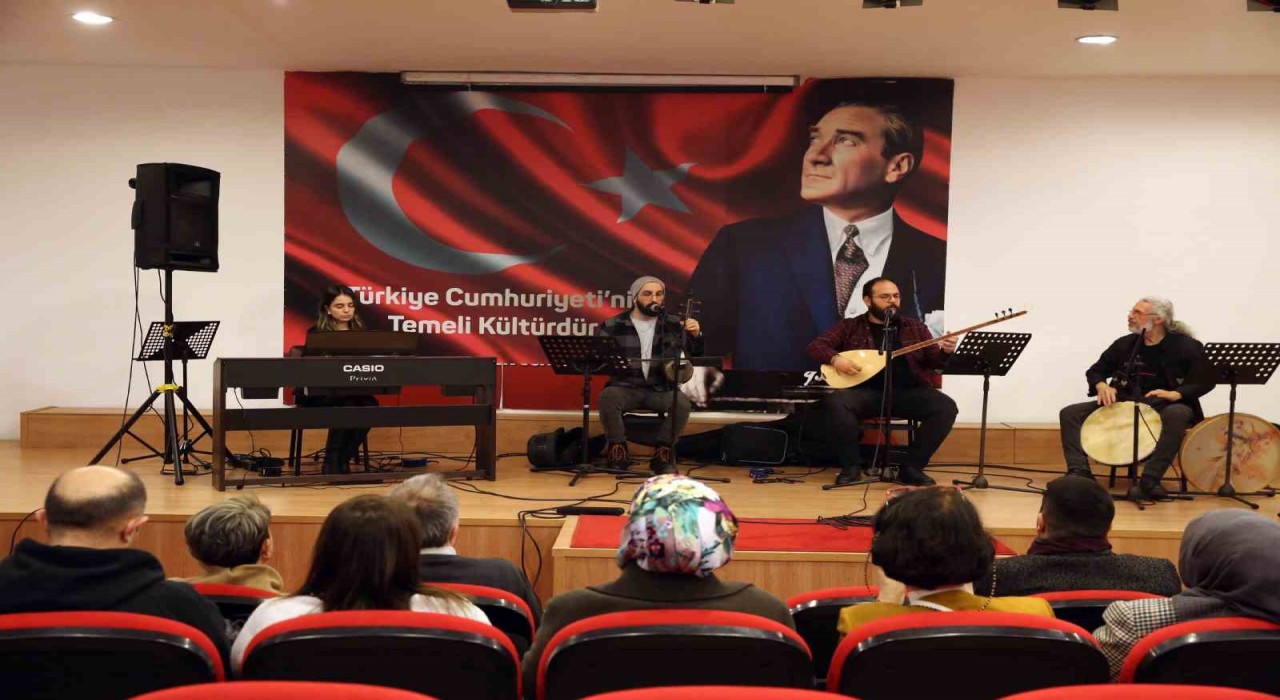 Eyüpsultanın dört bir yanında Ramazana özel müzik dinletileri