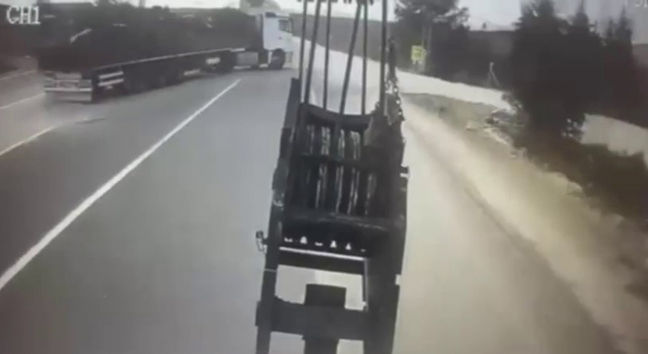 Feci kaza kameraya saniye saniye yansıdı