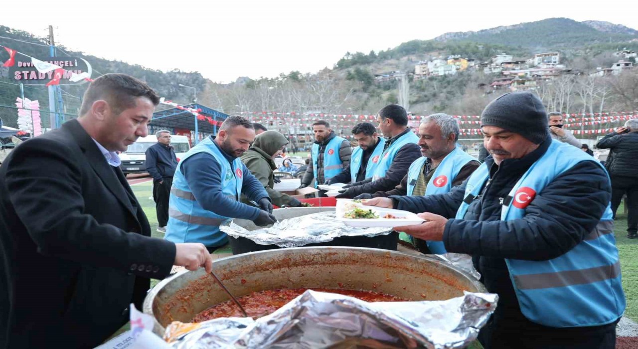 Fekede 2 bin kişi iftarda buluştu