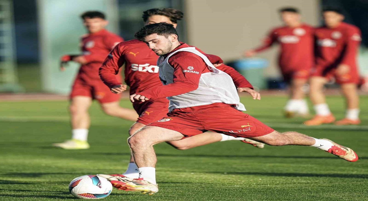 Galatasaray, Beşiktaş maçı hazırlıklarına başladı