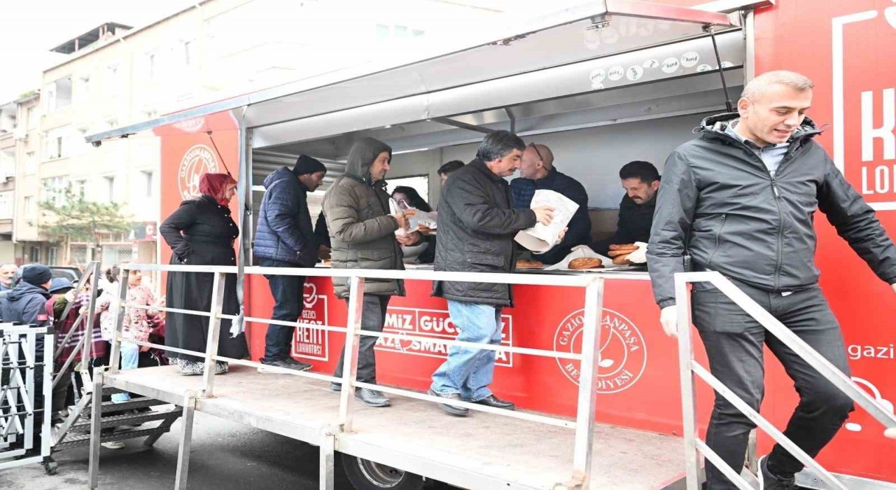 Gaziosmanpaşa Belediyesinden her gün 3 bin kişiye iftar yemeği