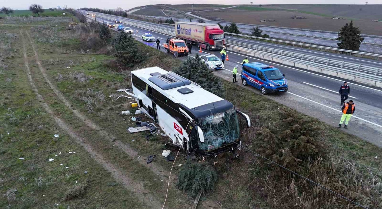Geliboludaki otobüs kazasında yaralı sayısı 40a yükseldi