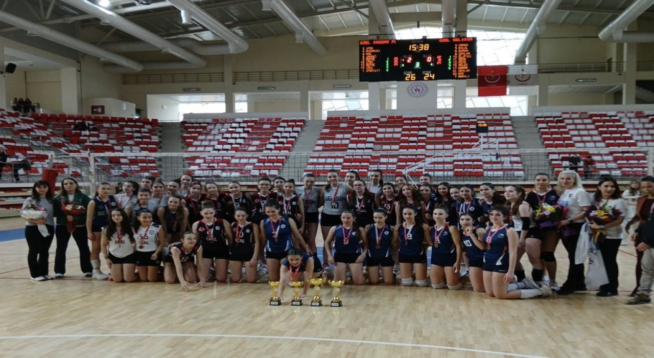 Genç B Kızlar Voleybol Final heyecanı sona erdi
