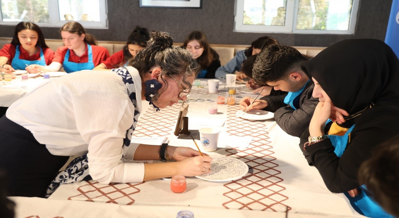 Gençler yeteneklerini keşfediyor