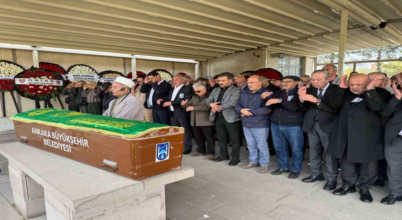 Gençlerbirliğinin onursal başkanı İlhan Cavcavın torunu Murathan Cavcav son yolculuğuna uğurlandı