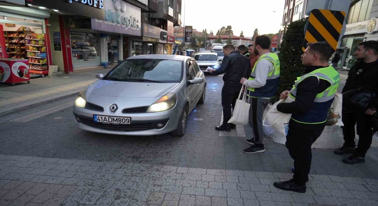 Gençlerden İftara Beş Kala etkinliği