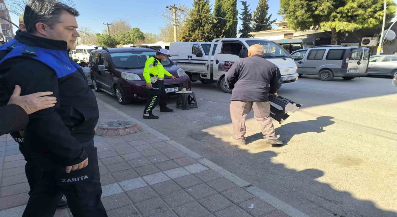 Gönende kaldırım ve park alanları işgallerine denetim