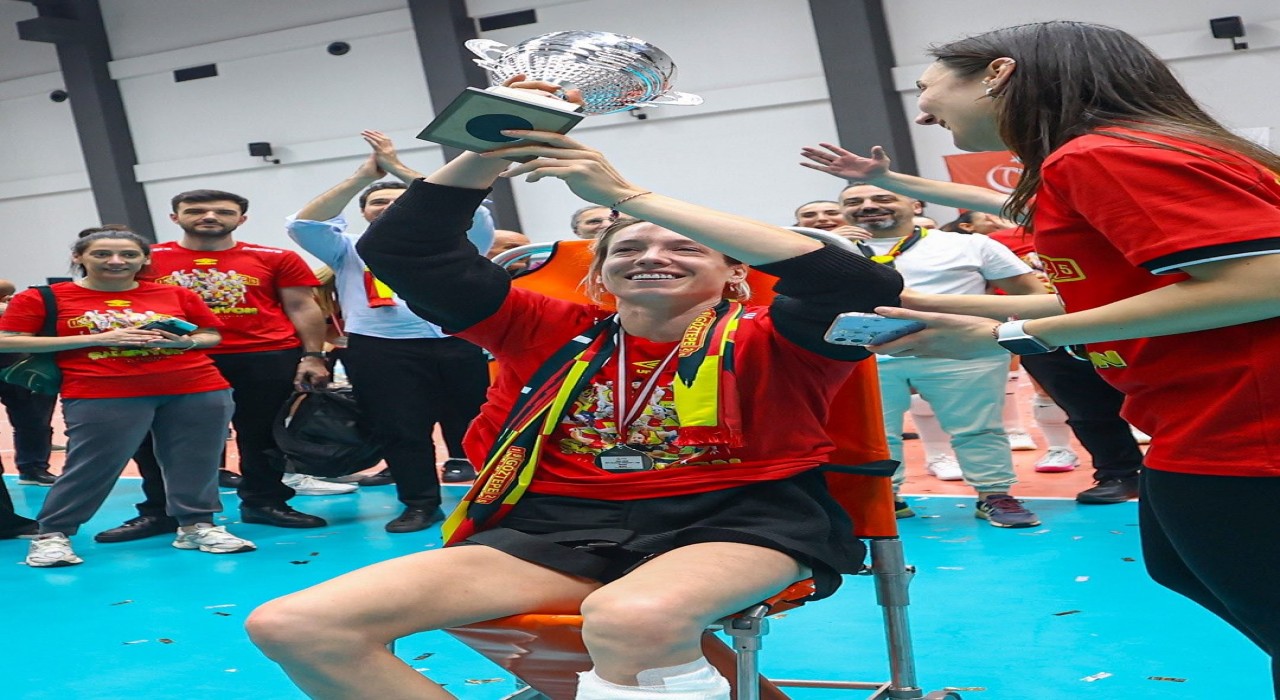 Göztepe Voleybolda Helena ameliyat oldu