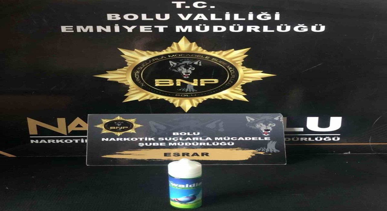 Güvercin vitamini kutusunda likit esrar yakalandı