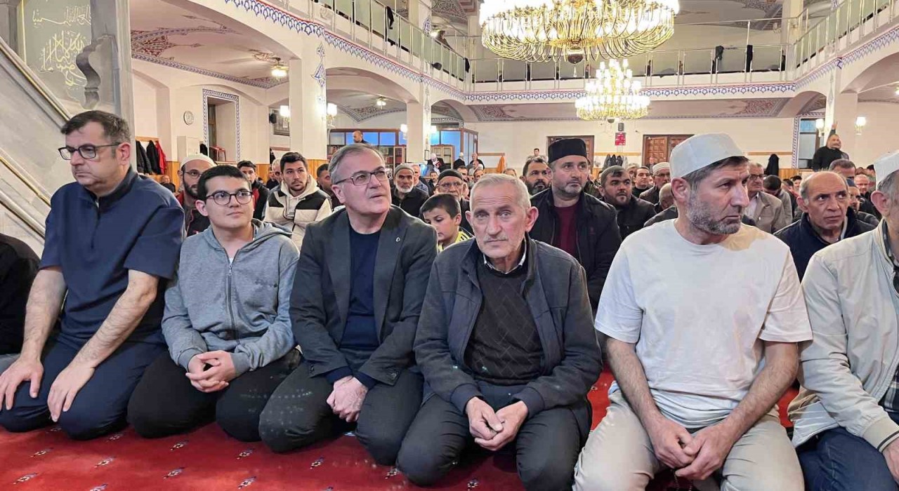 Hacılarda gönüller, Kadir Gecesinde arındı