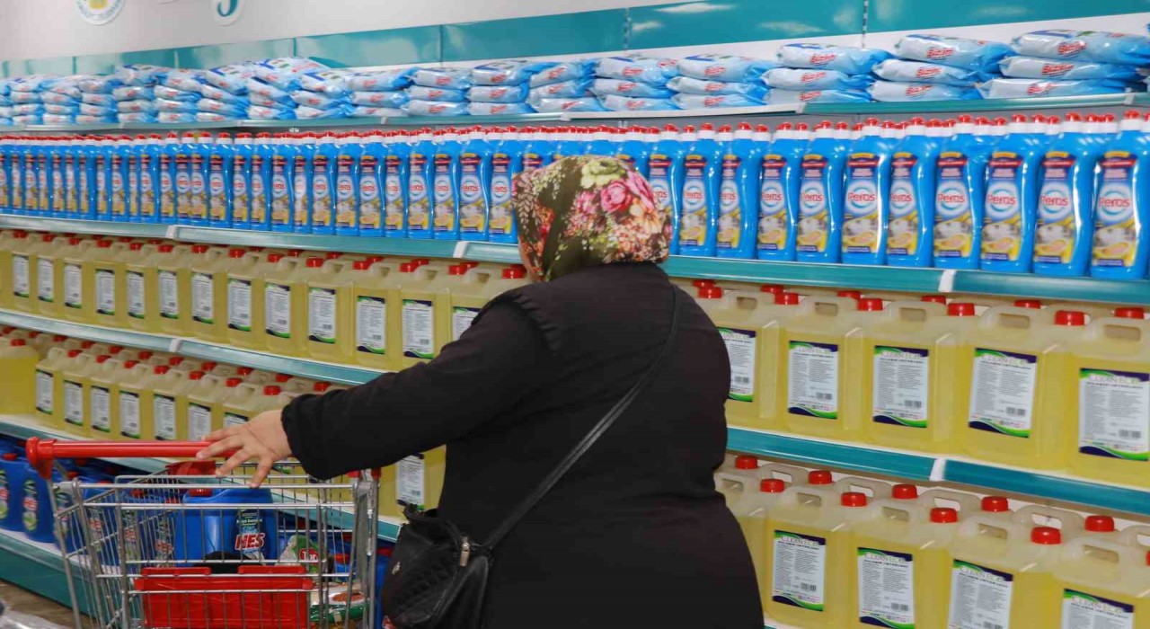 Haliliyede sosyal market ile dayanışma ruhu güçleniyor