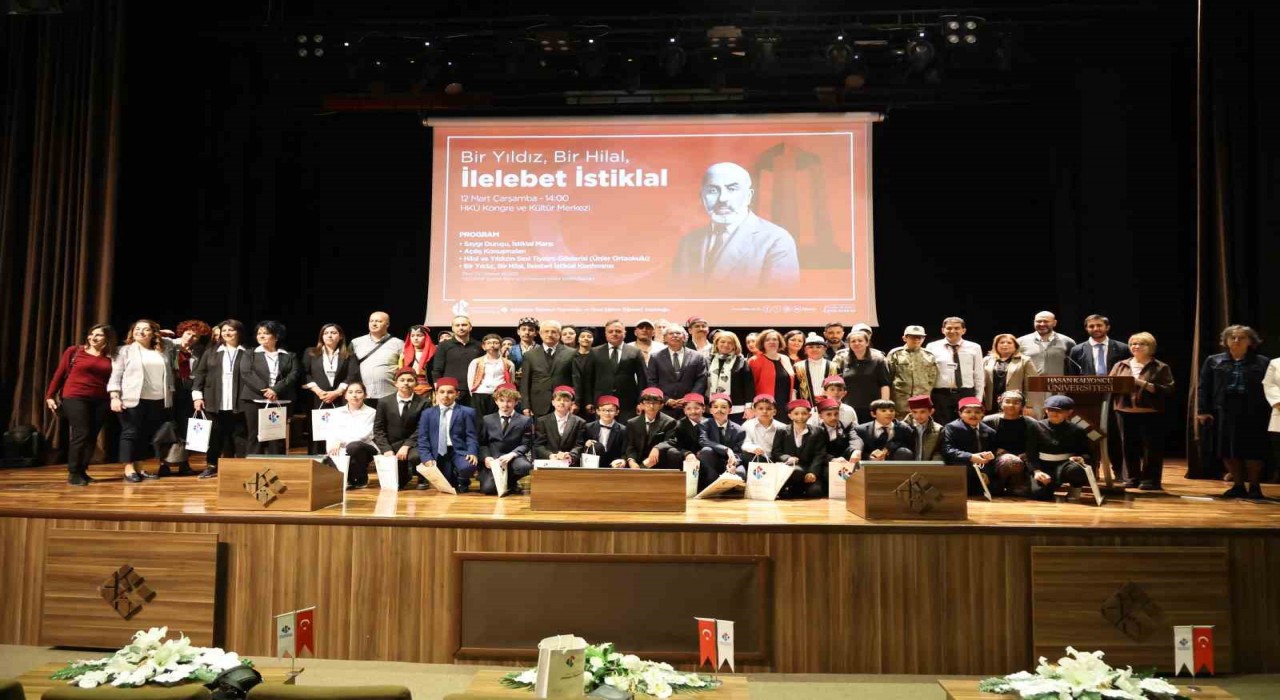 Hasan Kalyoncu Üniversitesinde Bir Yıldız, Bir Hilal, İlelebet İstiklal konferansı düzenlendi