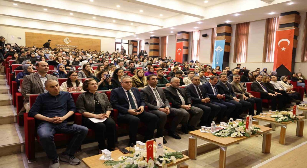 Hasan Kalyoncu Üniversitesinde Türkiye Yüzyılı Maarif Modeli semineri düzenlendi