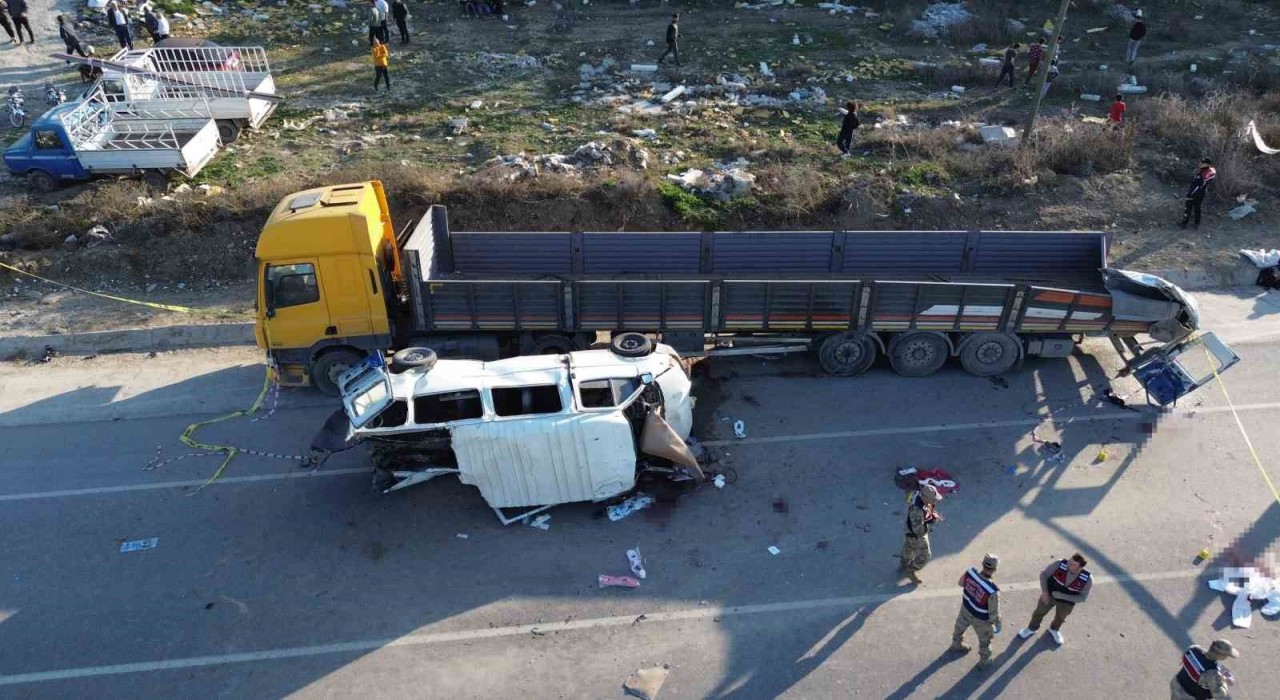 Hatayda 6 kişinin hayatını kaybettiği kaza yeri havadan görüntülendi