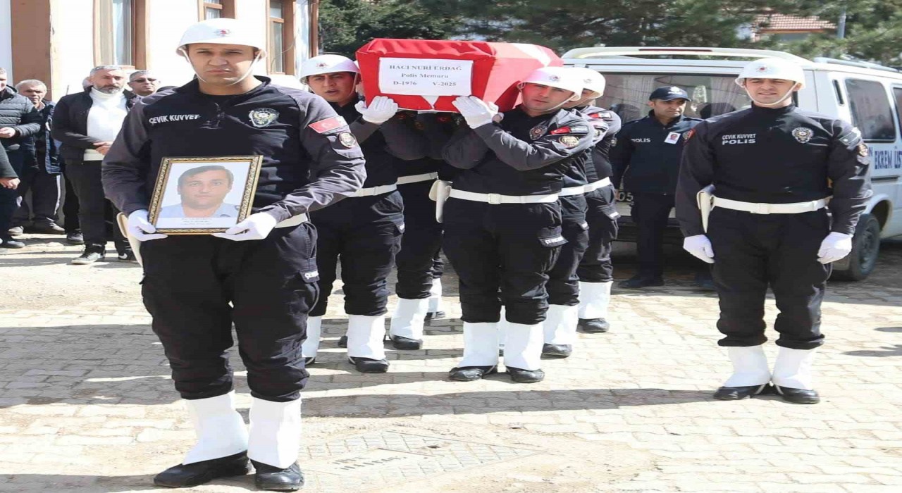 Hayatını kaybeden polis memuru Hacı Nuri Erdağ Amasyada defnedildi