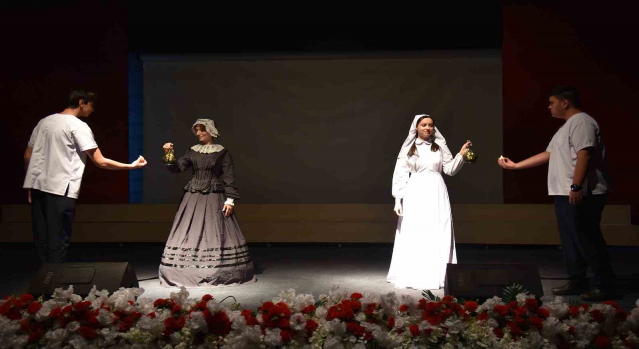 Hemşire adaylarının üniforma heyecanı
