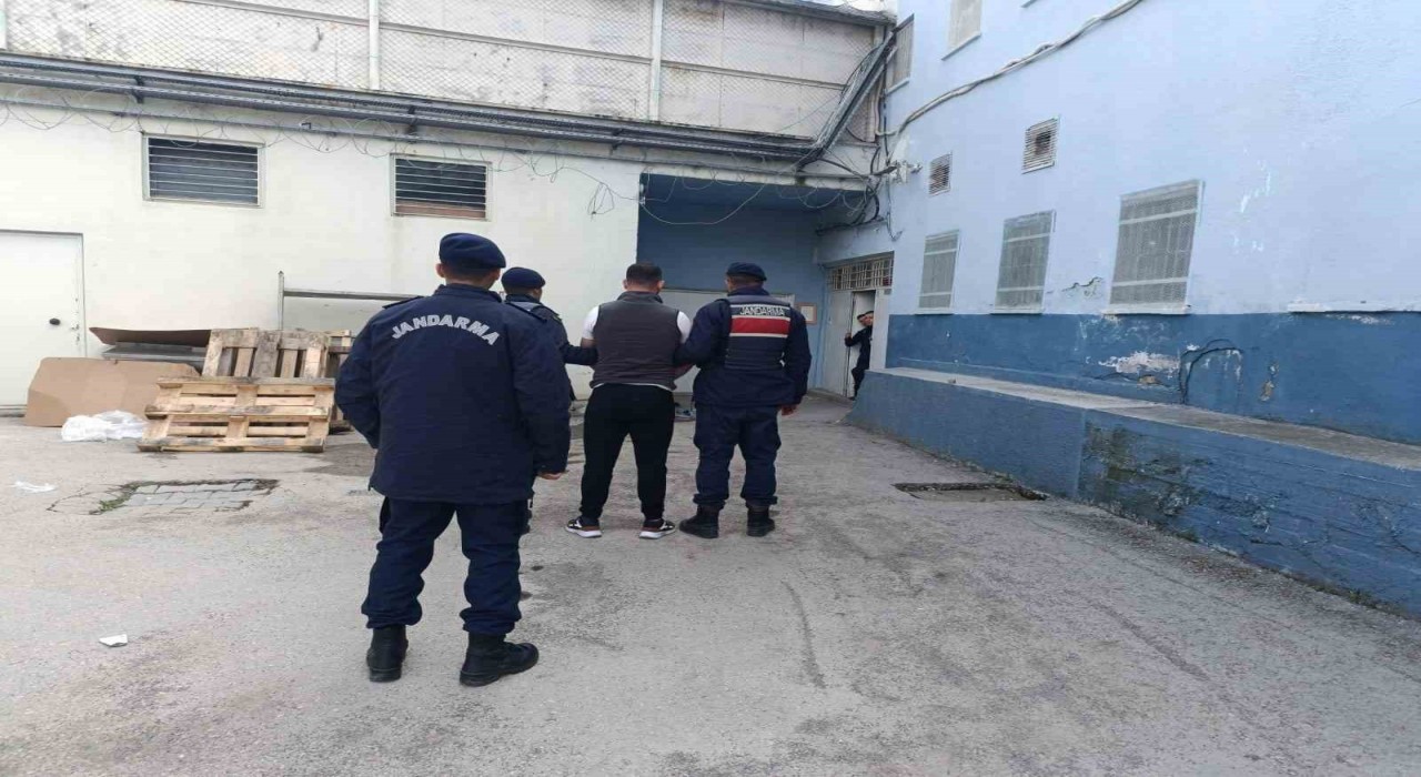 Hırsızlık suçundan 17 yıl hapis cezasıyla aranan şahıs yakalandı