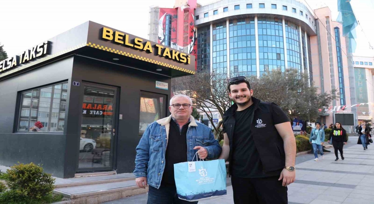 İftar saatinde çalışan taksici esnafı unutulmadı