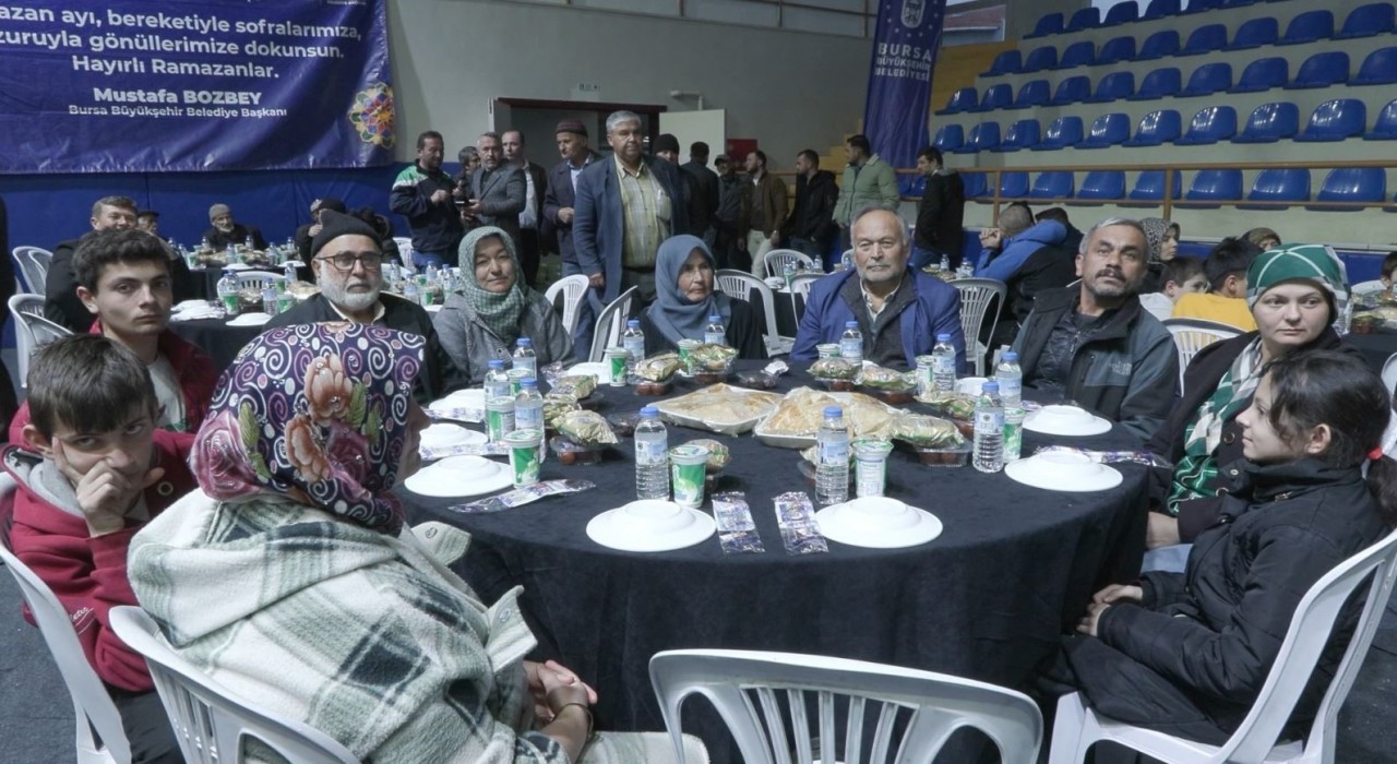 İftar sofraları Büyükorhanda kuruldu
