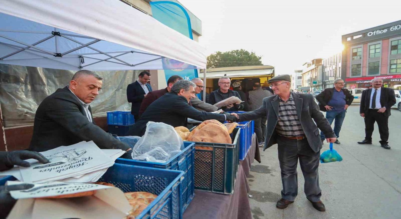 İftarlık pideler Gemlik Belediyesinden