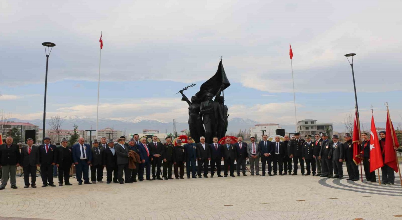 Iğdırda 18 Mart Şehitler Günü Anma Programı