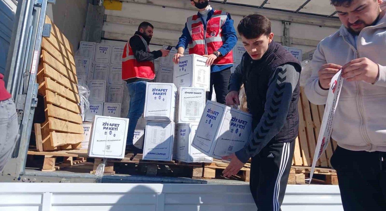 İhtiyaç sahiplerine 5 bin 555 adet Ramazan kolisi