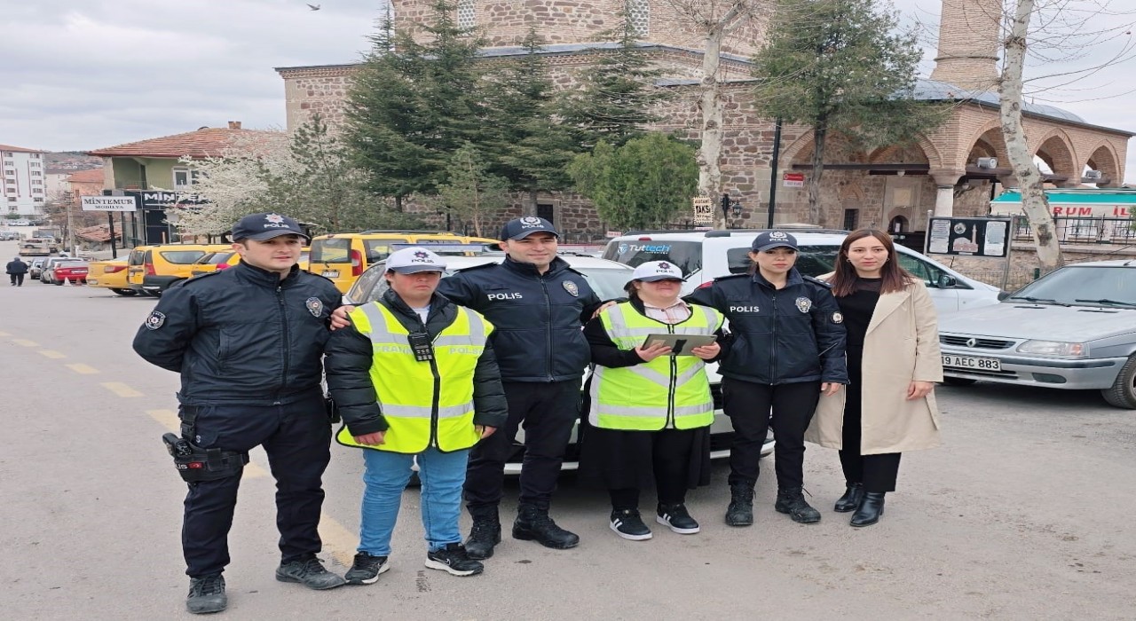 İlçenin güvenliği Down sendromlu öğrencilere emanet edildi