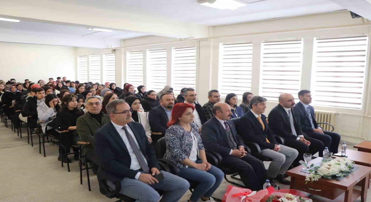 İlk dersi vali verdi, konu Türkiyenin yönetim yapısı oldu