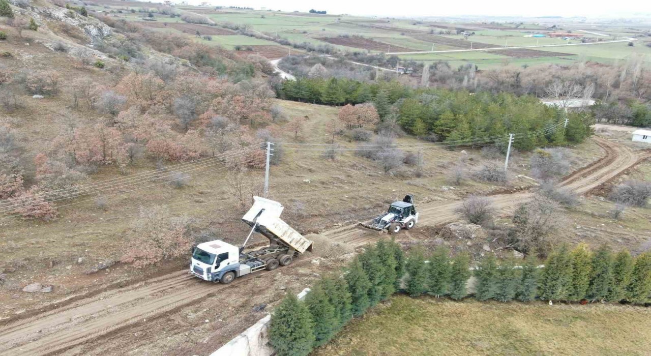 İnönüde stabilize yol çalışması yapıldı