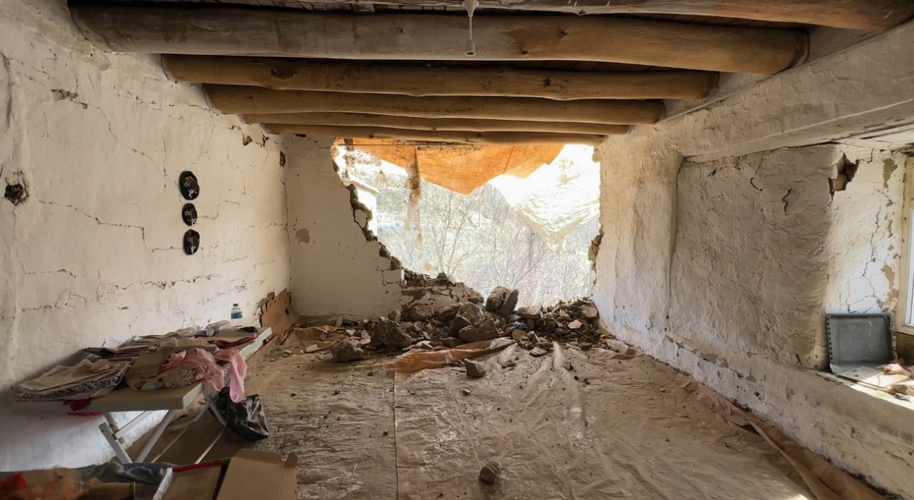 Iraktaki deprem Yüksekovada hasara neden oldu