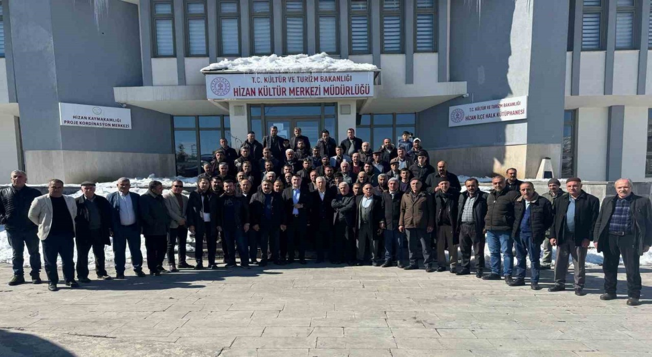 İş adamı Yaşar İzsizden 3 bin gıda kolisi dağıtımı