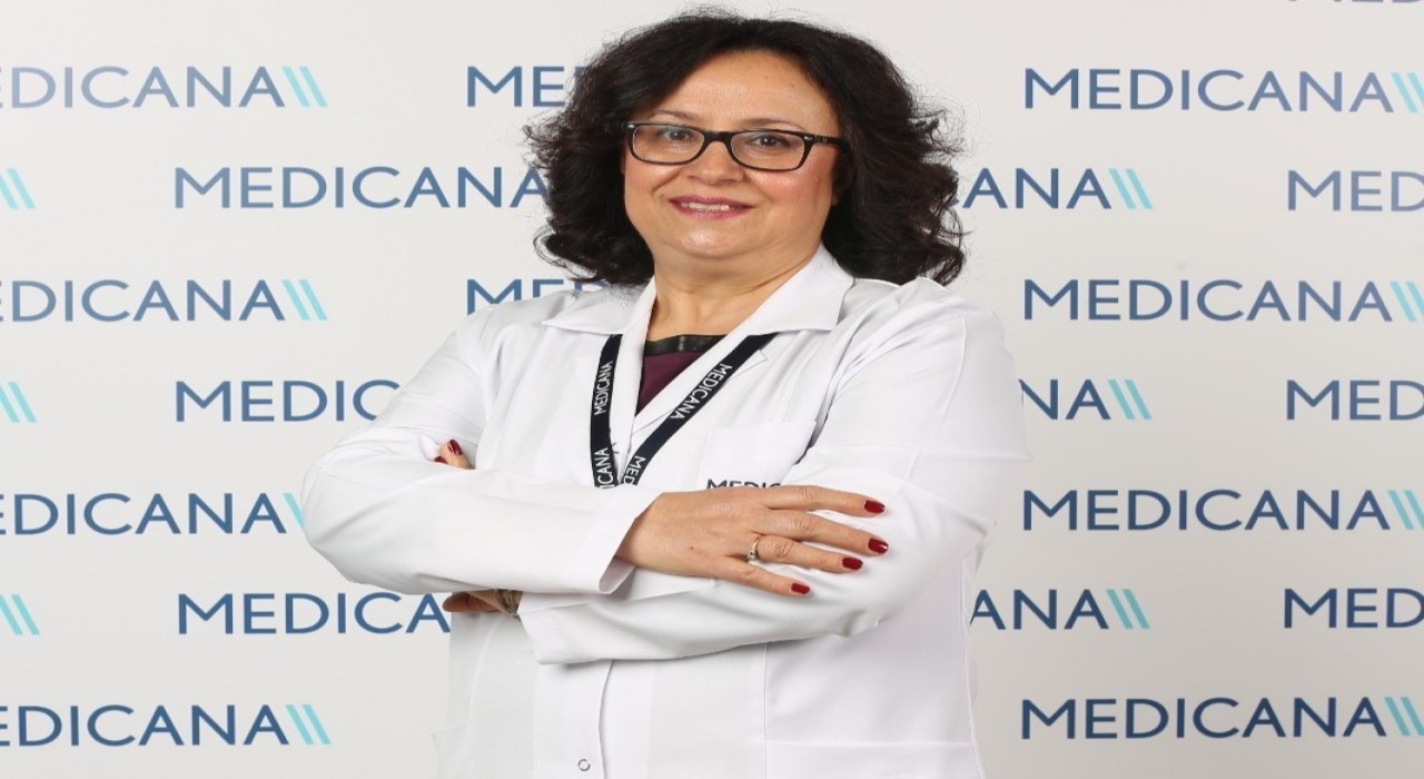 Işıltılı bir cilt için su tüketimi önemli