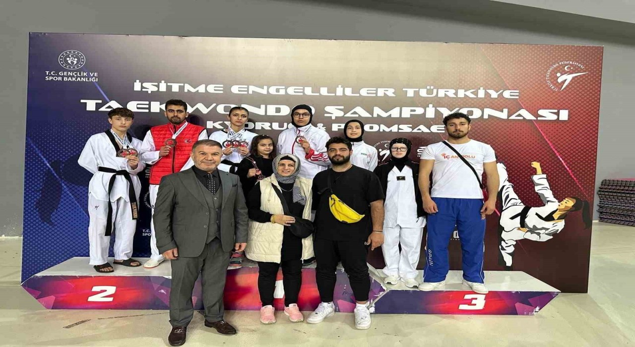 İşitme Engelliler Türkiye Taekwondo Şampiyonasında Kayseriye 7 madalya