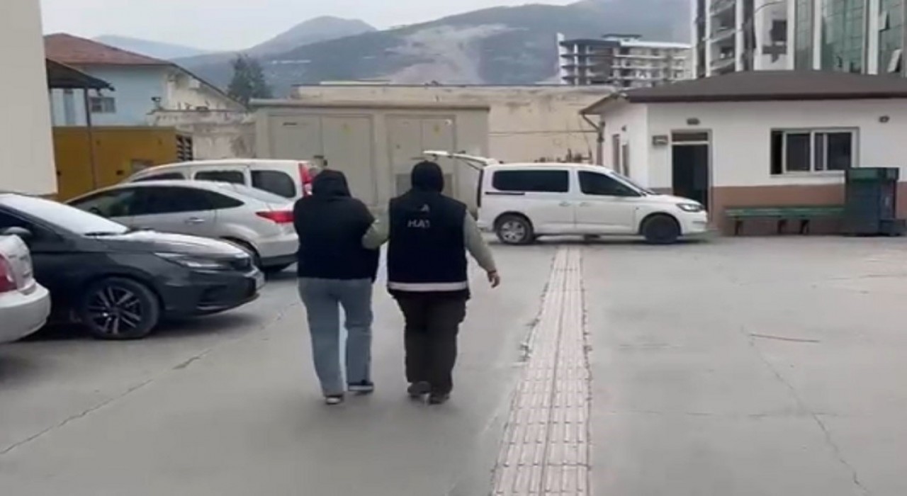 İskenderunda günübirlik evde fuhuş yapan 2 şahıs yakayı ele verdi