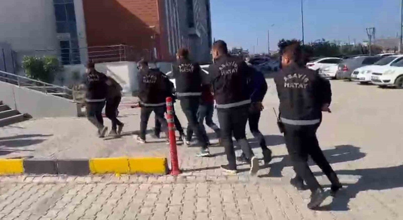 İskenderunda işledikleri çeşitli suçlardan aranan 5 kişi yakalandı