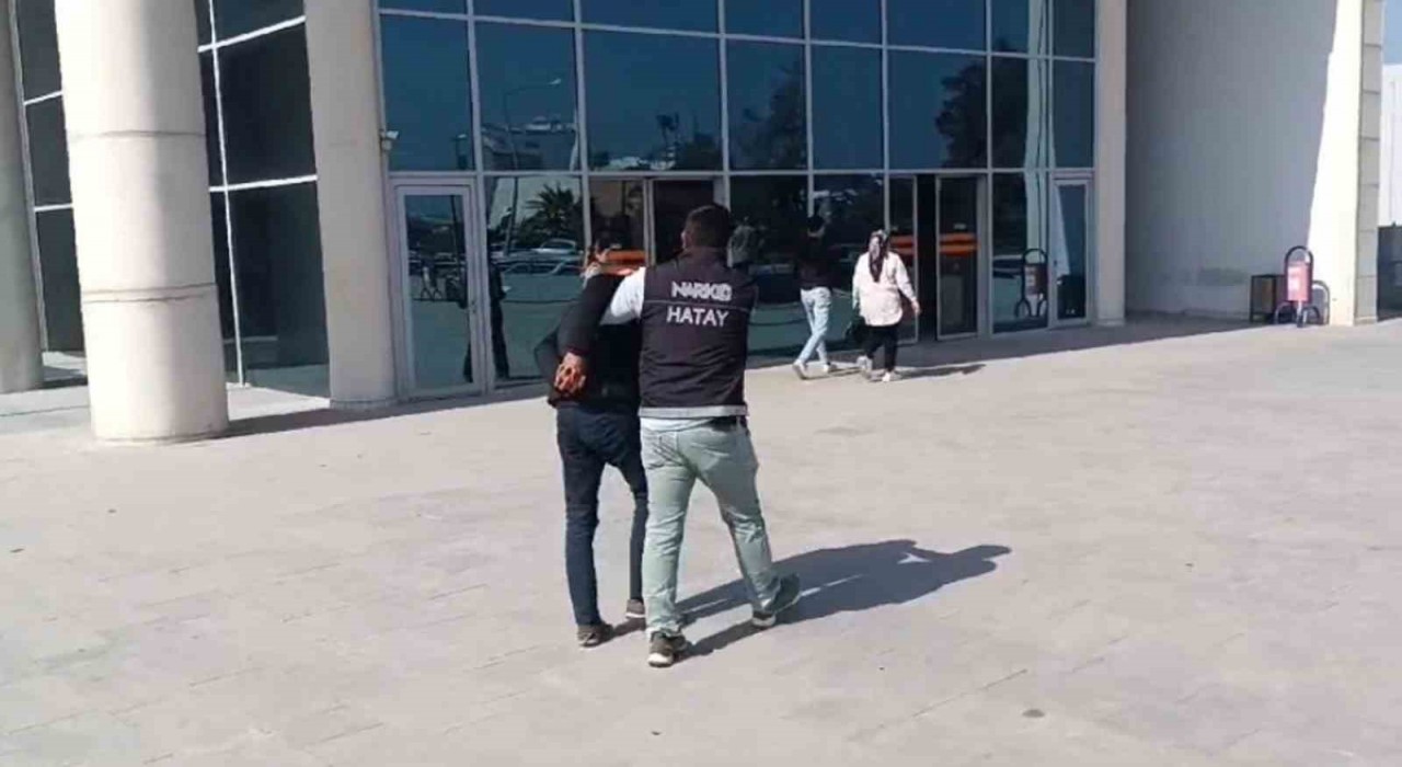 İskenderunda uyuşturucu operasyonu; 2 gözaltı