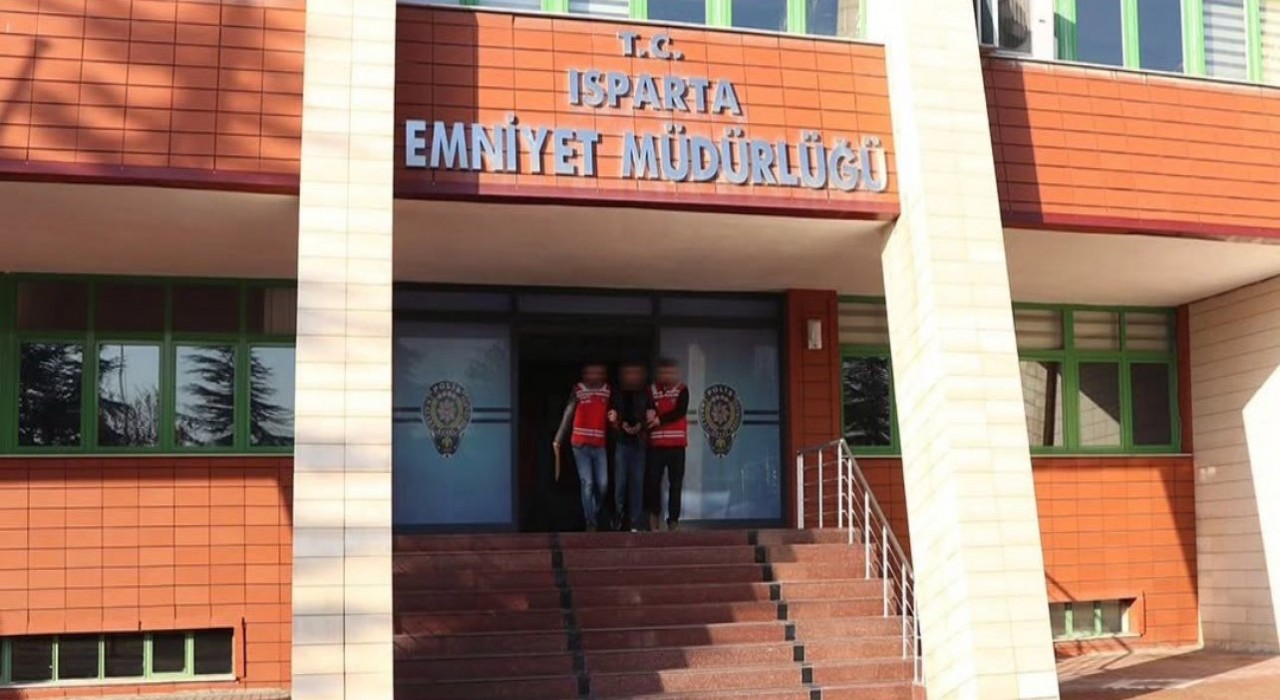 Ispartada ağabeyini vurup kaçan kardeş yakalanarak gözaltına alındı