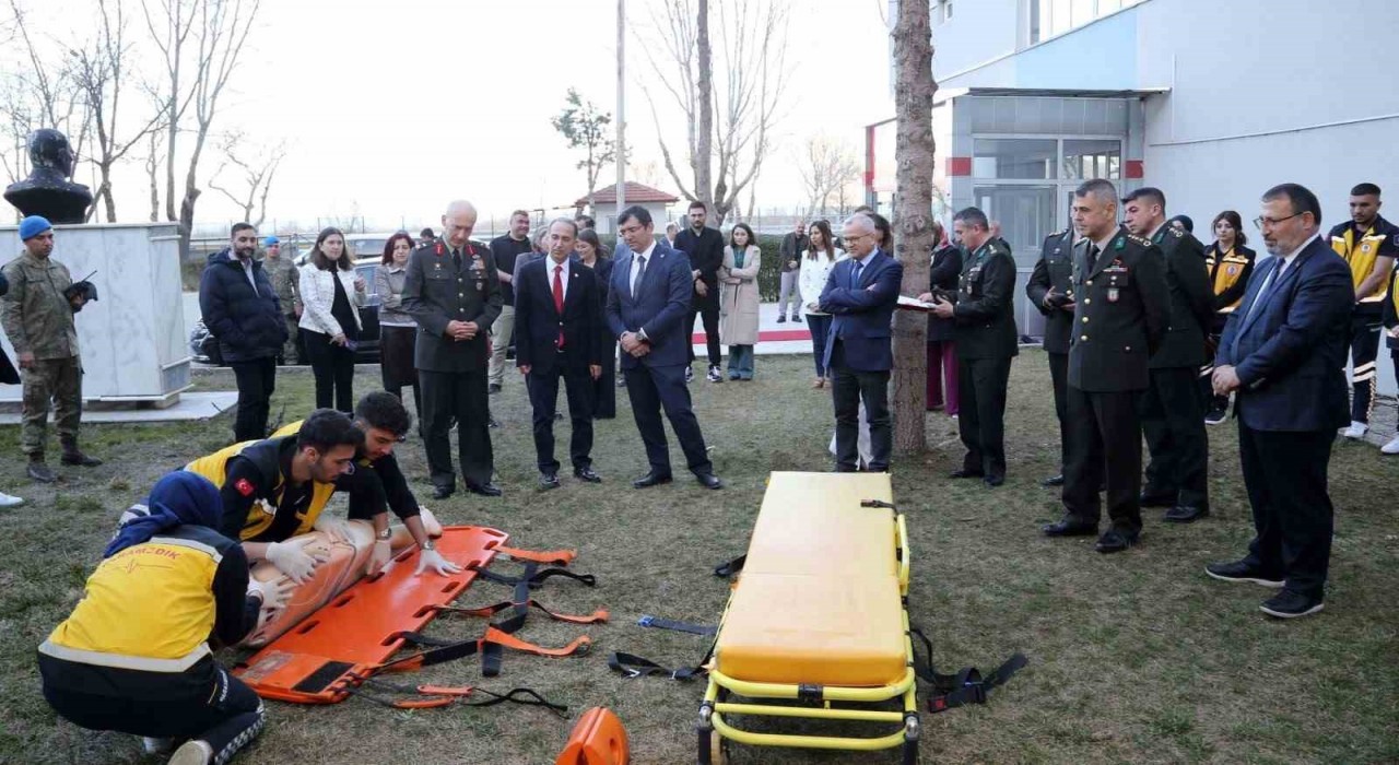 Ispartada askeri yaralanmalara karşı simülasyonlu eğitim dönemi başladı