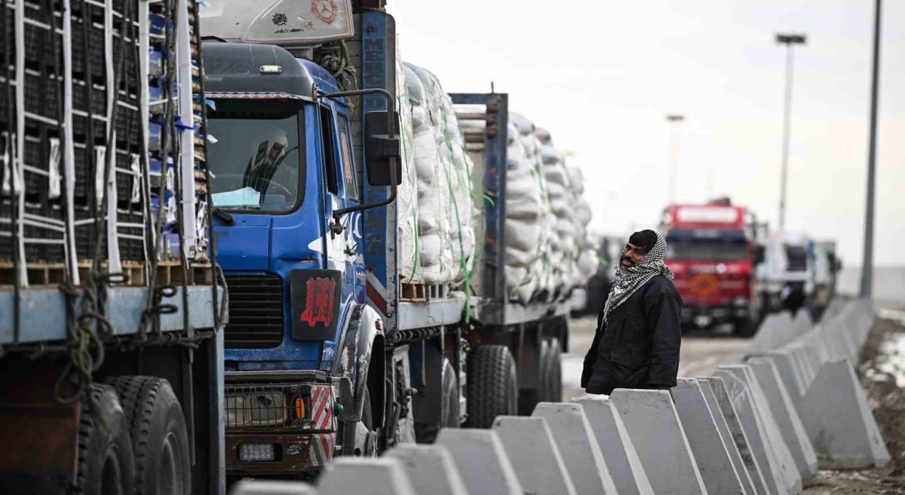 İsrail, Gazzeye insani yardım girişini durdurdu