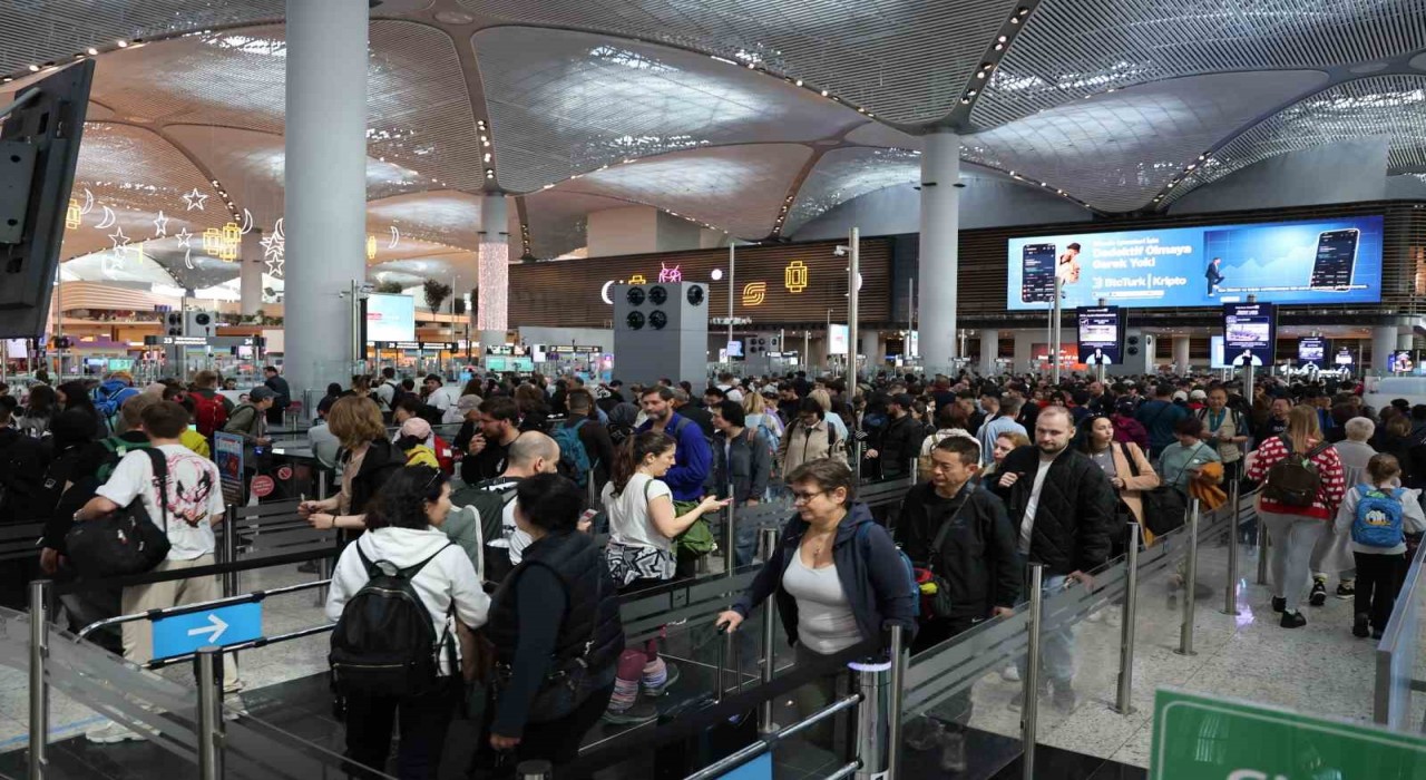 İstanbul Havalimanında bayram yoğunluğu