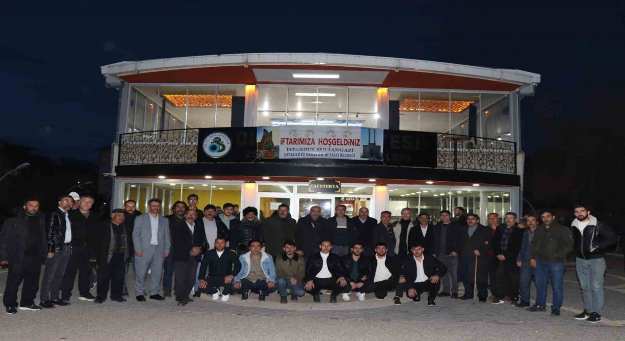 İstanbul Sultangazi Çatak Derneğinden Oltuda iftar yemeği