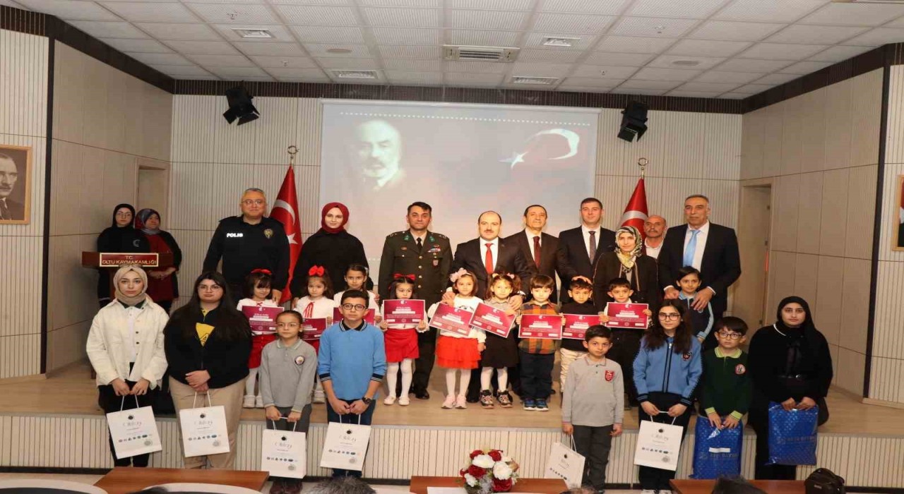 İstiklal Marşının kabulünün 104. yılı Oltuda coşkuyla kutlandı