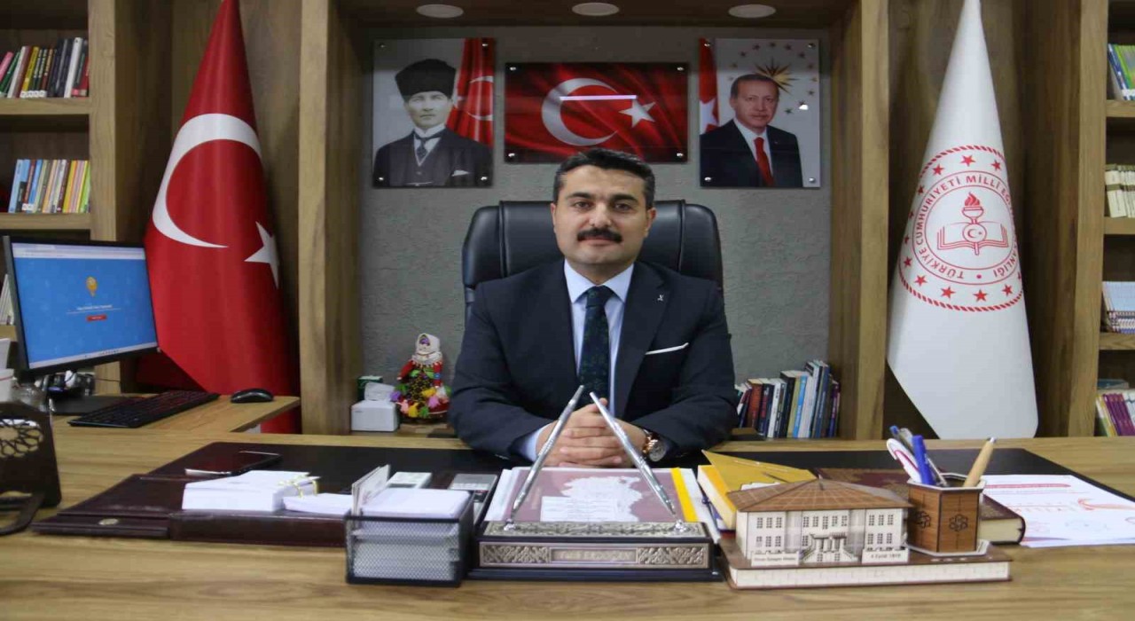 İyilikte sınırları zorlayıp Afganistanda sınıf oluşturdular