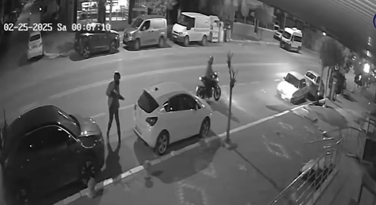 İzmirde iş yerine tüfekle saldırı kamerada: 2 tutuklama