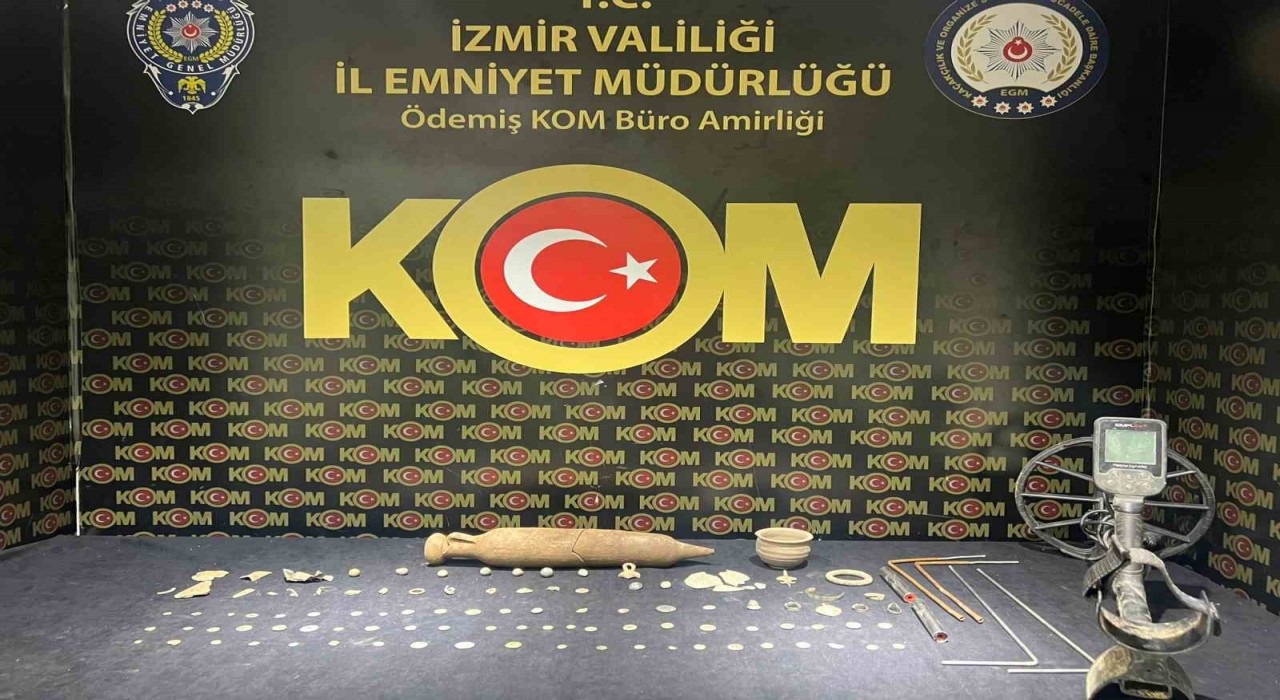 İzmirde tarihi eser kaçakçılığı operasyonu: 3 gözaltı