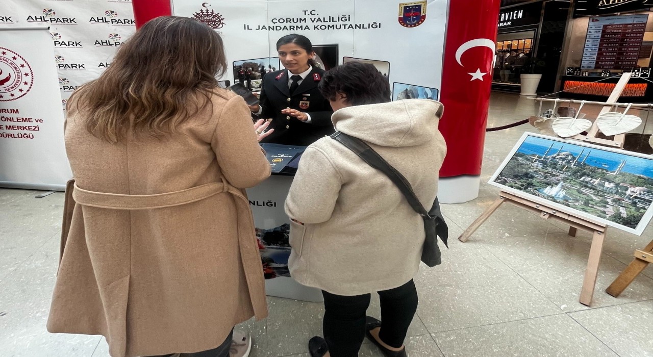 Jandarma ekiplerinden 8 Martta kadına şiddetle mücadele bilgilendirmesi