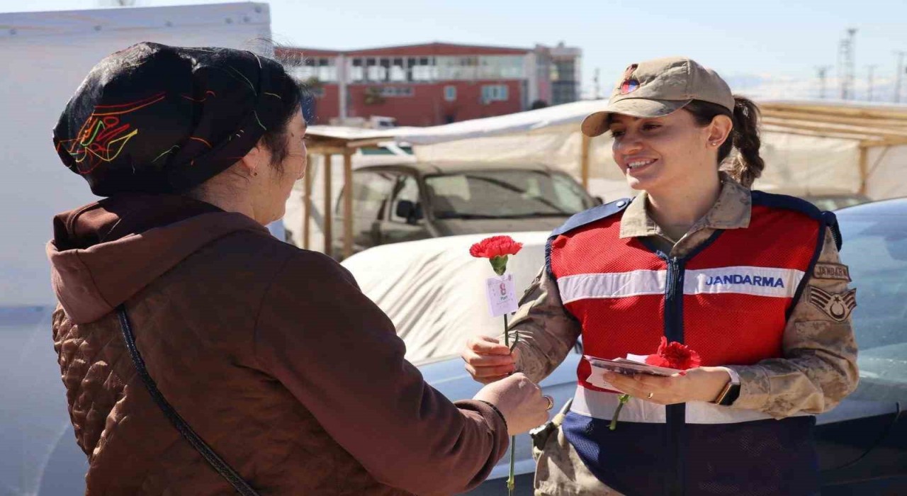 Jandarma, kadınları unutmadı