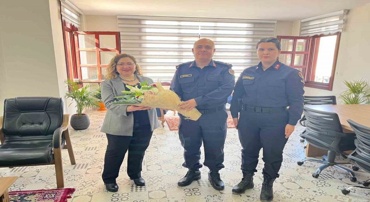 Jandarma, Kaymakam Doğrunun Kadınlar Gününü kutladı